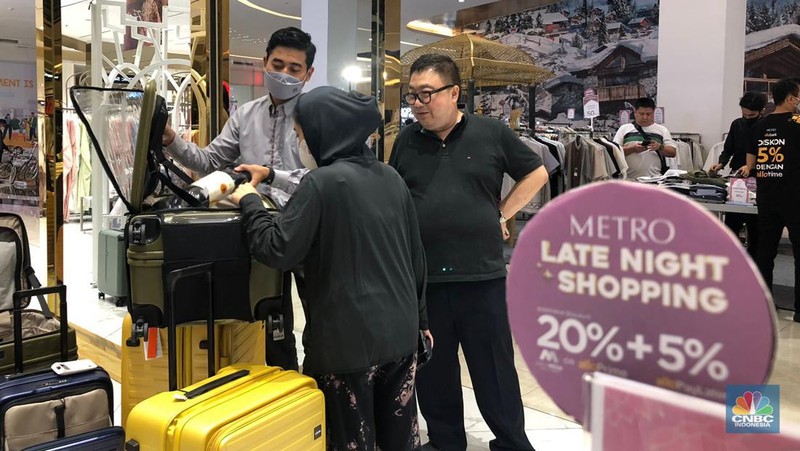 Metro Late Night Shopping di Metro Cibubur. (CNBC Indonesia/Rindi Salsabilla)