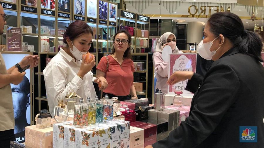 Metro Late Night Shopping di Metro Cibubur. (CNBC Indonesia/Rindi Salsabilla)