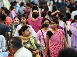 COVID-19 di India Juga Ngegas, Penumpang Kereta Diminta Pakai Masker Lagi