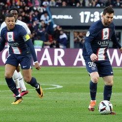 Mbappe Disebut Tak Rela Messi Tinggalkan PSG