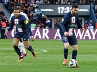 Mbappe Disebut Tak Rela Messi Tinggalkan PSG