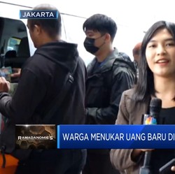 Sambut Idulfitri, Warga Menukar Uang Baru di Kas Keliling
