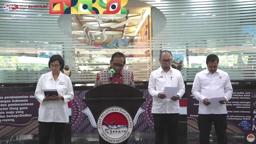 Konfrensi Pers Bersama Komite Nasional TPPU Membahas penanganan transaksi keuangan mencurigakan pada Senin (10/4/2023). (Tangkapan Layar Youtube PPATK Indonesia)