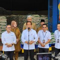 Jreng! Jokowi Butuh 640.000 Ton, Stok Beras Bulog Cuma Segini