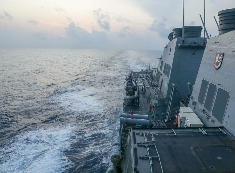 Kapal perang China latihan perang di Laut Taiwan. (Tangkapan Layar Video Reuters)