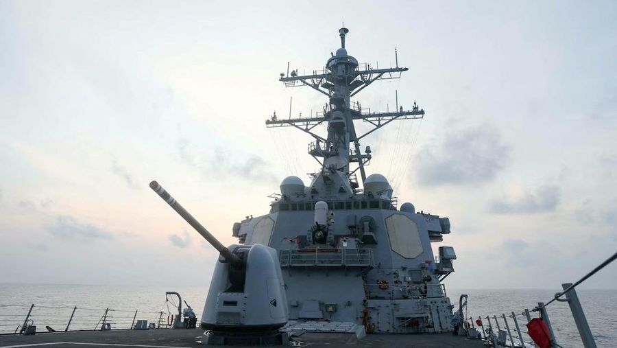 Kapal perang China latihan perang di Laut Taiwan. (Tangkapan Layar Video Reuters)