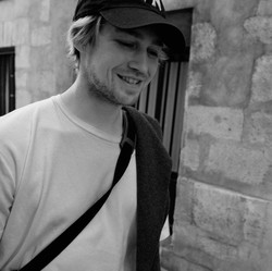 Ini Sosok Joe Alwyn, Mantan Pacar Taylor Swift selama 6 Tahun