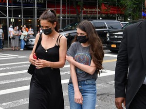 Kehidupan Baru Suri Cruise di Usia 18, Tak Lagi Dapat Rp 6,5 M dari Tom Cruise