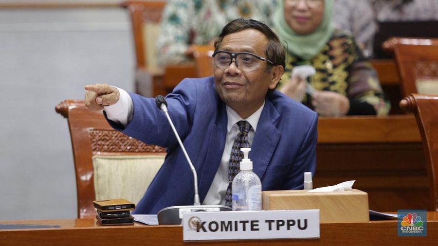 Komisi III DPR RI kembali menggelar rapat soal transaksi janggal Rp 349 triliun di Kementerian Keuangan. Rapat dihadiri Menko Polhukam, Menkeu hingga Kepala PPATK, Selasa (11/4/2023). (Agung Pambudhy/ Detikcom)