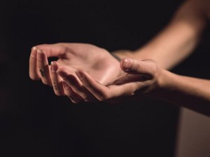 Mengucapkan Kata Tolong untuk Permintaan Ternyata Bisa Tidak Sopan, Kok Bisa?