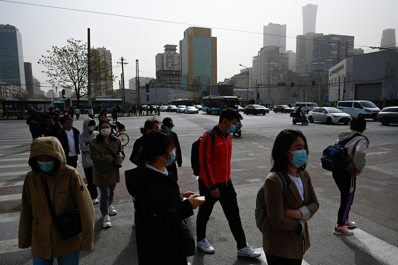 Distrik pesisir timur terlihat dalam debu yang mengambang di Kota Lianyungang, provinsi Jiangsu, China Timur pada 11 April 2023. Distrik pesisir timur terlihat dalam debu yang mengambang di Kota Lianyungang, provinsi Jiangsu, China Timur pada 11 April 2023. (CFOTO/Future Publishing via Getty Images)