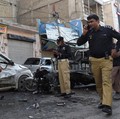 Potret Bom Guncang Pakistan, Sasar Polisi, 4 Orang Tewas