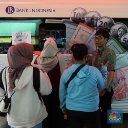 Mau Lebaran, Masyarakat Serbu Layanan Tukar Uang Baru BI
