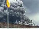Detik-Detik Bencana Baru di Rusia, Rumah-Mobil Ditutup Abu
