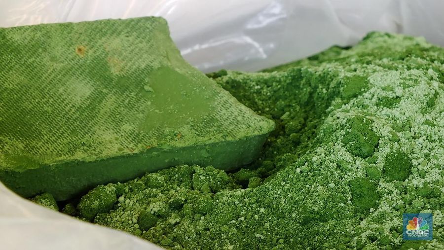 Produk MHP produk turunan nikel ore di Pulau Obi (CNBC Indonesia/Suhendra)