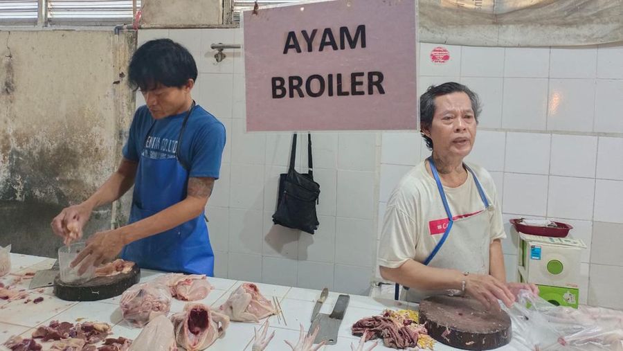 Daging Ayam (CNBC Indonesia/Martya)