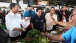 Gaya Jokowi & Erick Cek Harga Beras-Bawang Bombay di Pasar