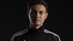 Yeay! Nyoman Paul Menang Pendatang Baru Terbaik AMI Awards 2024