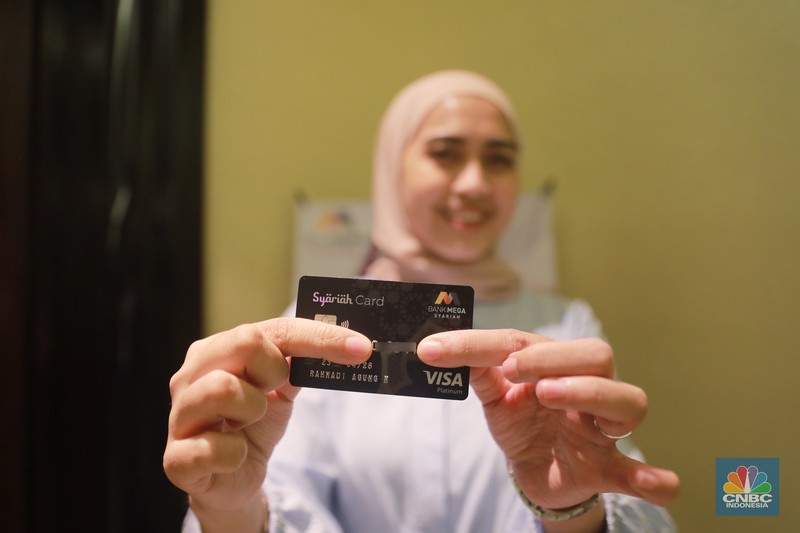Bank Mega Syariah Luncurkan kartu pembiayaan Syariah Card. (CNBC Indonesia/Muhamad Sabki)