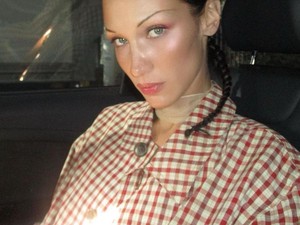 Konsisten Bela Palestina, Bella Hadid: Aku Tak Bisa Dibungkam