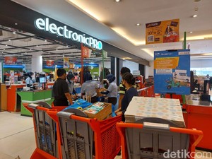 Rasakan Belanja Sambil Balapan di Shop and Run Transmart
