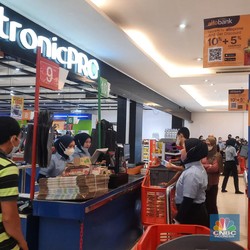 Parkiran Sudah Rame, Diskon 20% Transmart Cempaka Putih Mulai