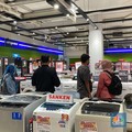 Pagi-Pagi Pengunjung Mulai Padati Gerai Elektronik Transmart