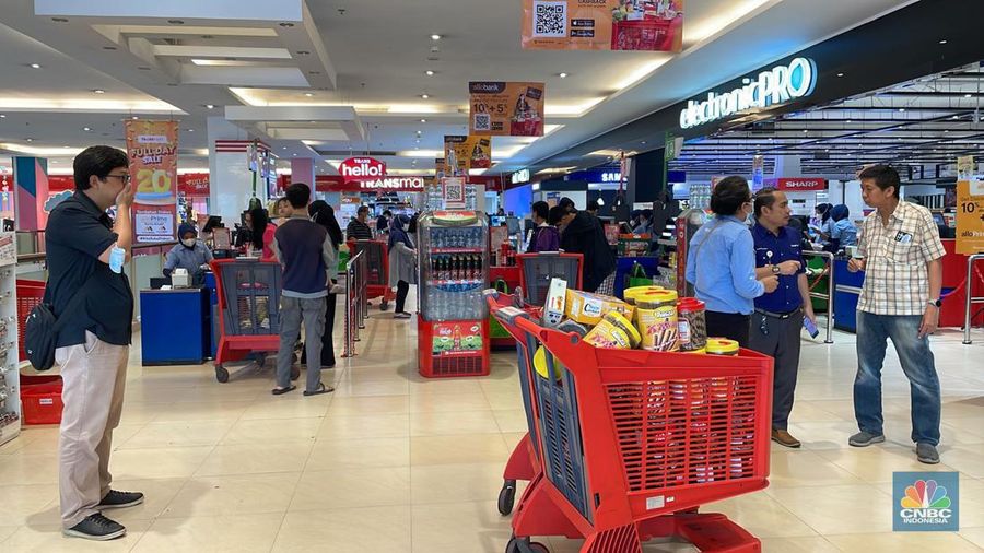 Program Transmart Full Day Sale, Sabtu (15/4/2023) pukul 10.00 hingga 24.00 waktu setempat di 92 gerai Transmart seluruh Indonesia. (CNBC Indonesia/Mira Rachmalia)