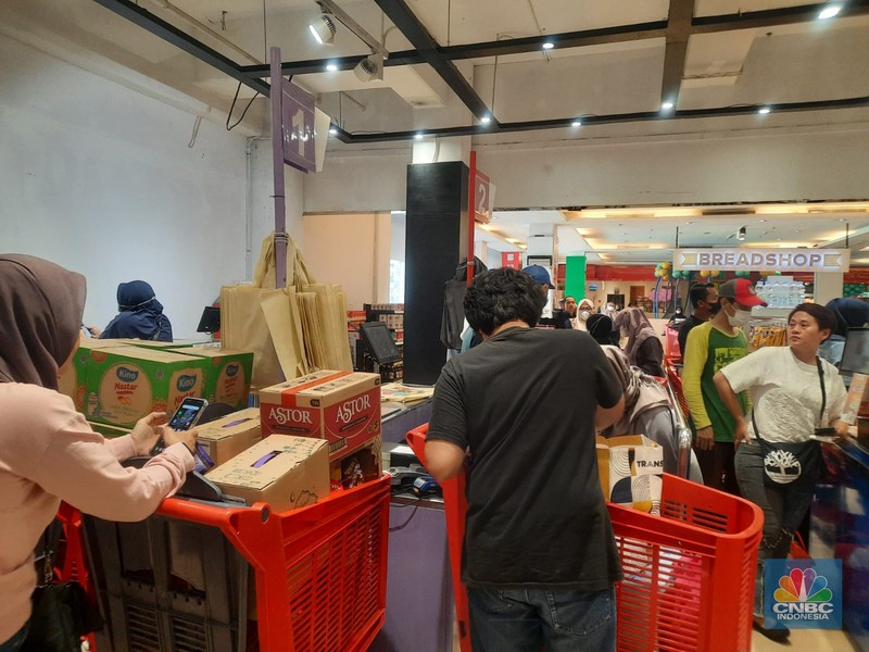 Program Transmart Full Day Sale, Sabtu (15/4/2023) pukul 10.00 hingga 24.00 waktu setempat di 92 gerai Transmart seluruh Indonesia. (CNBC Indonesia/Firda Dwi Muliawati)