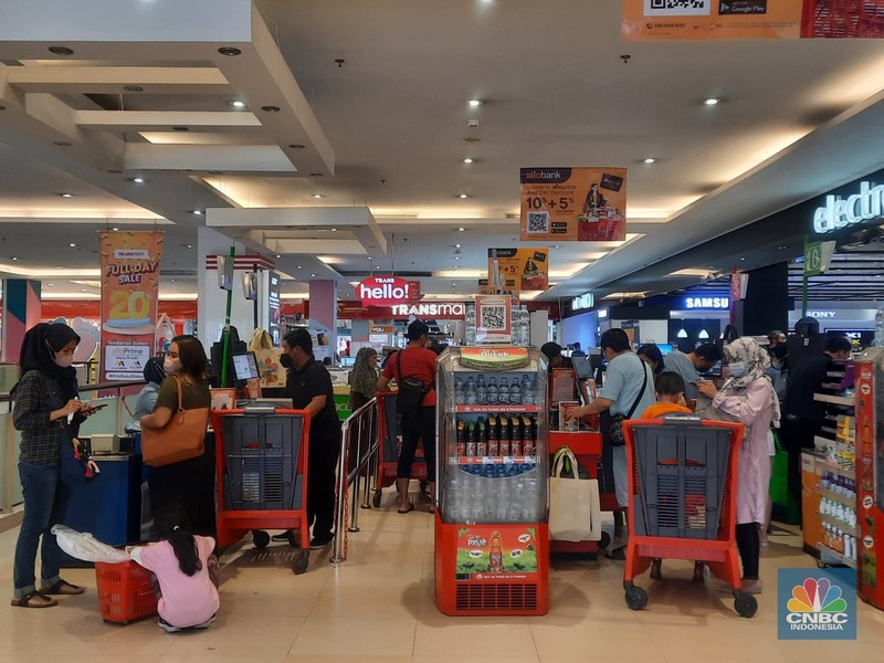 Program Transmart Full Day Sale, Sabtu (15/4/2023) pukul 10.00 hingga 24.00 waktu setempat di 92 gerai Transmart seluruh Indonesia. (CNBC Indonesia/Firda Dwi Muliawati) Program Transmart Full Day Sale, Sabtu (15/4/2023) pukul 10.00 hingga 24.00 waktu setempat di 92 gerai Transmart seluruh Indonesia. (CNBC Indonesia/Firda Dwi Muliawati)