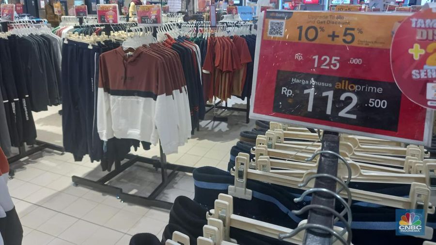 Program Transmart Full Day Sale, Sabtu (15/4/2023) pukul 10.00 hingga 24.00 waktu setempat di 92 gerai Transmart seluruh Indonesia. (CNBC Indonesia/Arrijal Rachman)