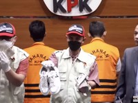 Terkuak! Walikota Bandung Terima Suap Buat Beli Sepatu Mewah