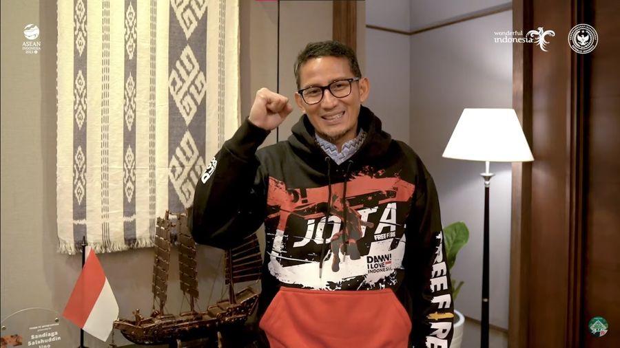 Sandiaga Uno, Menteri Pariwisata dan Ekonomi Kreatif (Menparekraf), memberikan dukungan kepada tim yang bertanding di grand final Free Fire Master League (FFML) Season 7. Selain itu ia juga mengingatkan, agar gamer dan tim esports main game lokal.