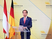 Jokowi Belum Teken Aturan Baru Dolar Eksportir, Ada Keraguan?