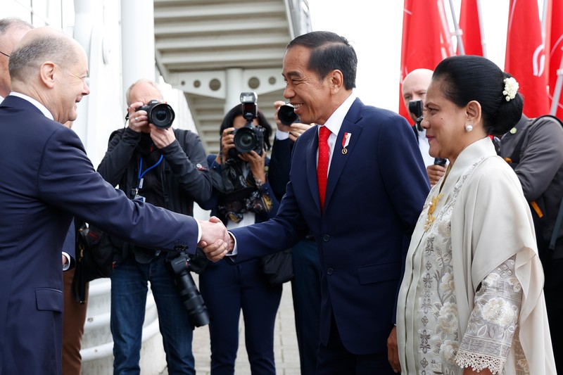 Joko Widodo, Presiden Indonesia, berbicara pada pembukaan pameran industri Hannover Messe. Negara mitra pameran tahun ini adalah Indonesia. Pameran industri terbesar di dunia akan berlangsung dari 17 hingga 21 April 2023. (Julian Stratenschulte/picture alliance via Getty Images)