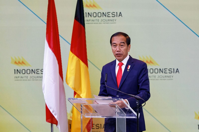 Joko Widodo, Presiden Indonesia, berbicara pada pembukaan pameran industri Hannover Messe. Negara mitra pameran tahun ini adalah Indonesia. Pameran industri terbesar di dunia akan berlangsung dari 17 hingga 21 April 2023. (Julian Stratenschulte/picture alliance via Getty Images)