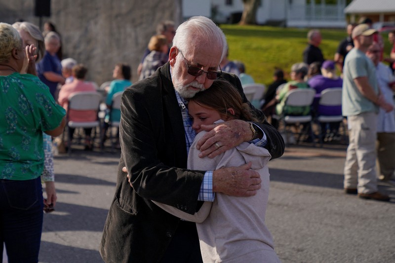 Setidaknya empat orang tewas dan 28 lainnya terluka dalam penembakan massal di sebuah pesta ulang tahun di Alabama, Amerika Serikat (AS), pada Sabtu (15/4/2023) waktu setempat. (REUTERS/Cheney Orr) Setidaknya empat orang tewas dan 28 lainnya terluka dalam penembakan massal di sebuah pesta ulang tahun di Alabama, Amerika Serikat (AS), pada Sabtu (15/4/2023) waktu setempat. (REUTERS/Cheney Orr)