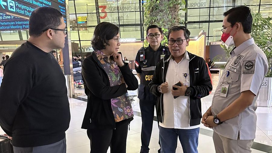 Sri Mulyani inspeksi pelayanan Bea Cukai Bandara Soekarno-Hatta (Tangkapan layar twitter @prastow)