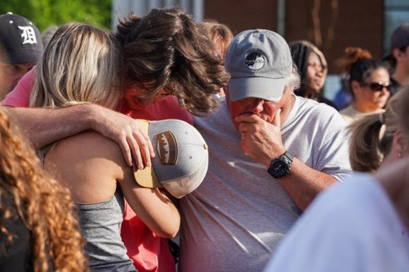 Setidaknya empat orang tewas dan 28 lainnya terluka dalam penembakan massal di sebuah pesta ulang tahun di Alabama, Amerika Serikat (AS), pada Sabtu (15/4/2023) waktu setempat. (REUTERS/Cheney Orr) Setidaknya empat orang tewas dan 28 lainnya terluka dalam penembakan massal di sebuah pesta ulang tahun di Alabama, Amerika Serikat (AS), pada Sabtu (15/4/2023) waktu setempat. (REUTERS/Cheney Orr)