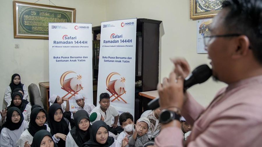 Bulan Ramadan menjadi bulan yang diyakini sebagaian besar umat muslim di Indonesia, menjadi bulan yang tepat untuk berbagi kebaikan. MIND ID kembali mengajak setiap karyawannya untuk bisa terlibat dalam Gerakan kebaikan ini, sehingga semangat berbagi bisa tumbuh sesuai dengan budaya yang berlaku di Perusahaan.