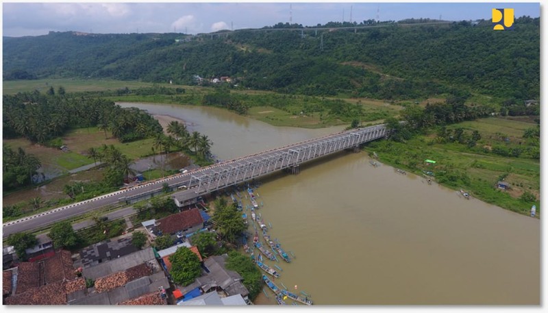 Kementerian Pekerjaan Umum dan Perumahan Rakyat (PUPR) telah menyiapkan Jalan Lintas Pantai Selatan (Pansela) Jawa sebagai jalur alternatif bagi para pemudik Lebaran tahun 2023, di samping Jalan Tol Trans Jawa, Jalan Lintas Pantai Utara (Pantura), dan Lintas Tengah Pulau Jawa. Kementerian Pekerjaan Umum dan Perumahan Rakyat (PUPR) telah menyiapkan Jalan Lintas Pantai Selatan (Pansela) Jawa sebagai jalur alternatif bagi para pemudik Lebaran tahun 2023, di samping Jalan Tol Trans Jawa, Jalan Lintas Pantai Utara (Pantura), dan Lintas Tengah Pulau Jawa. (Dok. Kementerian PUPR)