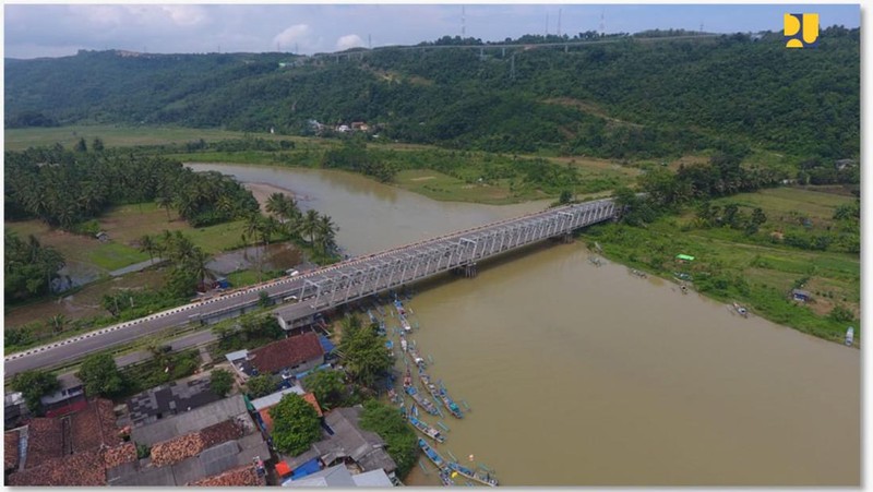 Kementerian Pekerjaan Umum dan Perumahan Rakyat (PUPR) telah menyiapkan Jalan Lintas Pantai Selatan (Pansela) Jawa sebagai jalur alternatif bagi para pemudik Lebaran tahun 2023, di samping Jalan Tol Trans Jawa, Jalan Lintas Pantai Utara (Pantura), dan Lintas Tengah Pulau Jawa. (Dok. Kementerian PUPR)