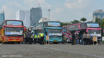 Menteri Perhubungan Menghadiri Mudik Gratis Polri Presisi Tahun 2023, di Plataran Monas Pada (18/04/2023). (Dok. dephub)