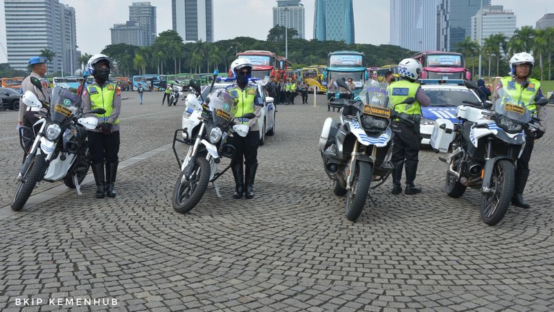 Menteri Perhubungan Menghadiri Mudik Gratis Polri Presisi Tahun 2023, di Plataran Monas Pada (18/04/2023). (Dok. dephub)