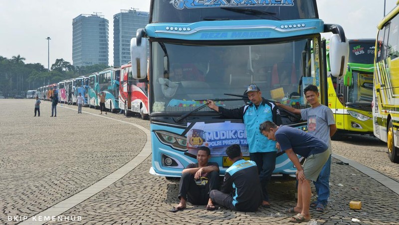 Menteri Perhubungan Menghadiri Mudik Gratis Polri Presisi Tahun 2023, di Plataran Monas Pada (18/04/2023). (Dok. dephub)