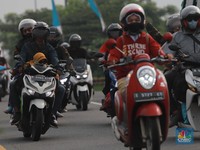 Pemudik Motor Mulai 'Banjiri' Jalanan di Karawang