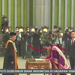 Pejabat OJK hingga BUMN Hadiri Pelantikan Filianingsih