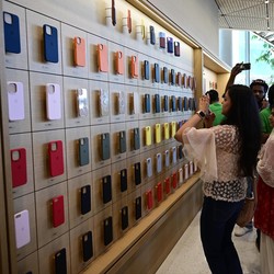 HP Android Ditinggal, Makin Banyak yang Ganti iPhone