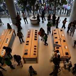 iPhone 15 Pro Bakal Jadi HP Langka, Ini Penyebabnya