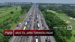Arus Tol Japek Padat Hingga Ribuan Kendaraan Keluar Jakarta